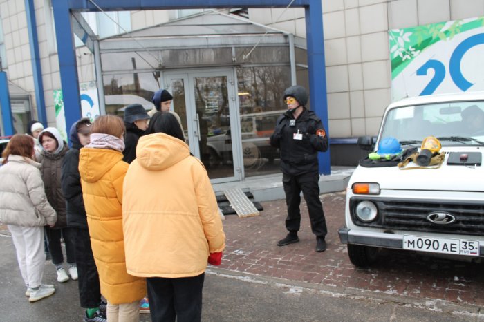 В Череповце сотрудники полиции провели мероприятие для детей – «Агенты безопасности»