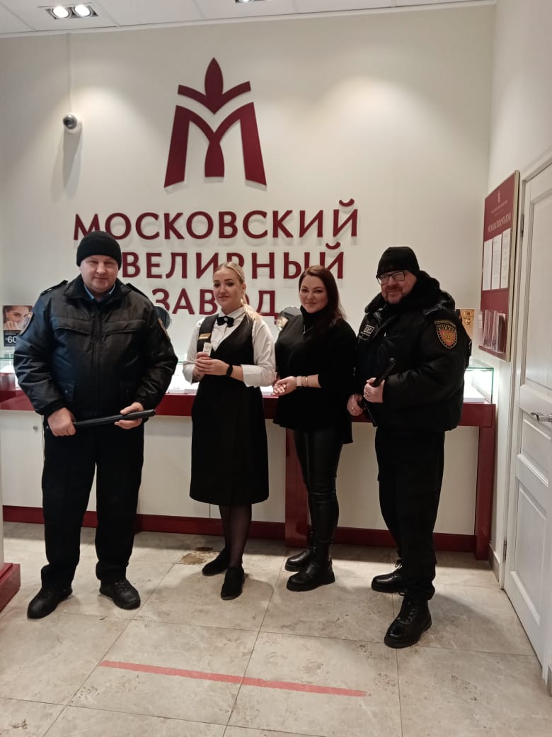 В Вологде сотрудники ГБР частного охранного предприятия предотвратили кражу ювелирных изделий на сумму более 34 тысяч рублей