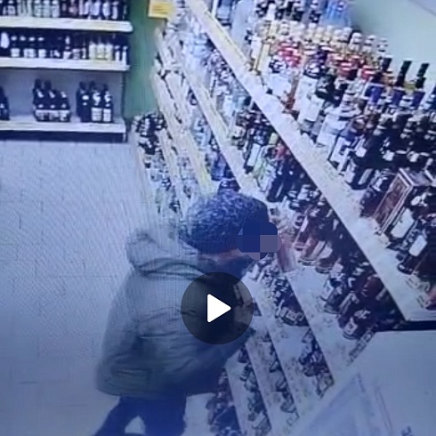 Гражданин неоднократно возвращался за бесплатным спиртным в магазин «Пятерочка»